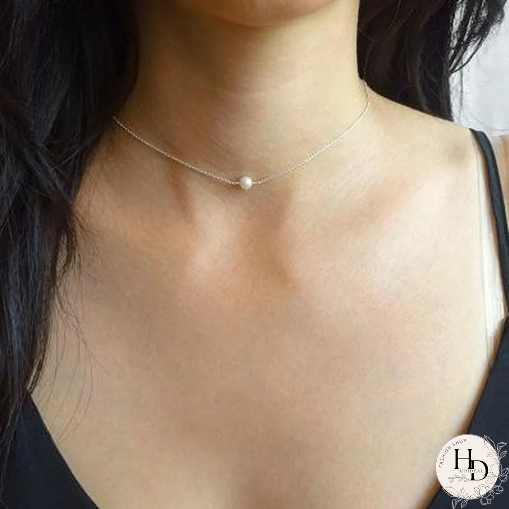 Small Pearl Clavicle Necklace