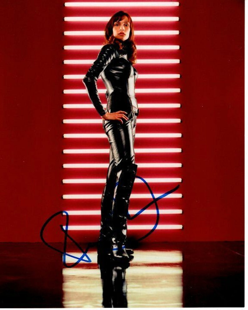 Famke janssen signed autographed james bond 007 golden eye xenia onatopp Photo Poster painting