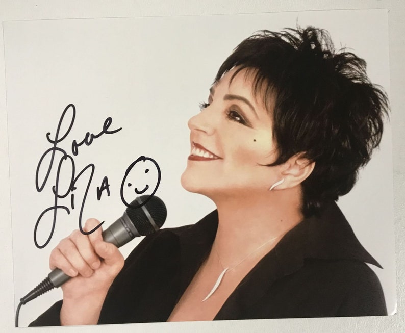 Liza Minnelli Signed Autographed Glossy 8x10 Photo Poster painting - COA Matching Holograms