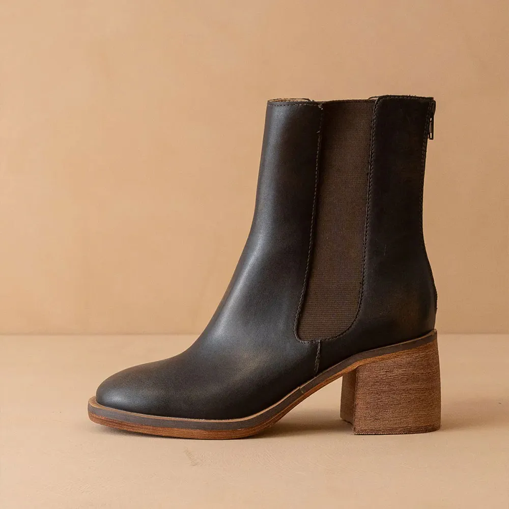 Distressed Brown Round Toe Block Heel Zipper Chelsea Boots Women