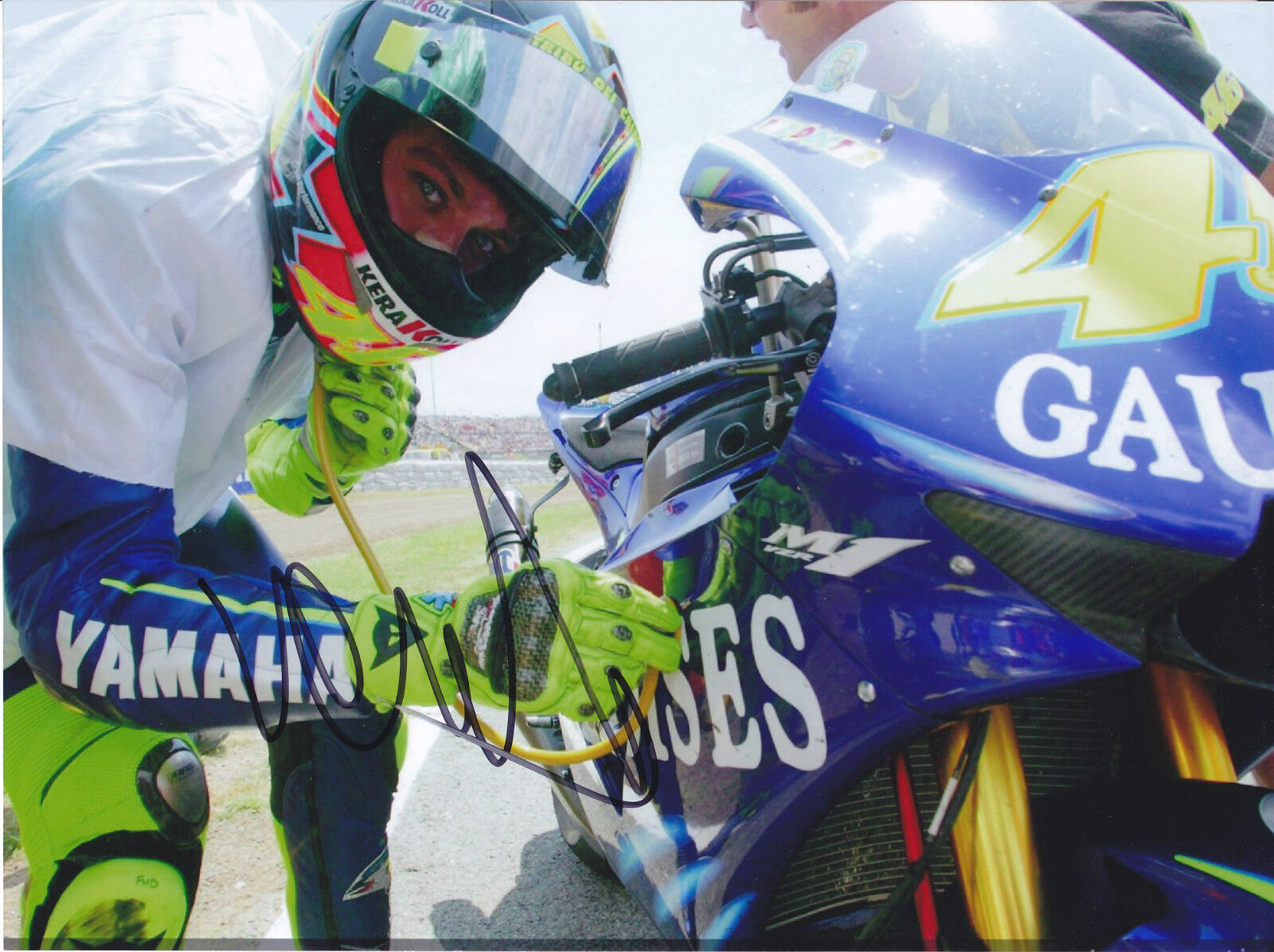 MotoGP Catalunya 2004 VALENTINO ROSSI Signed YAMAHA Stethoscope Victory Photo Poster painting