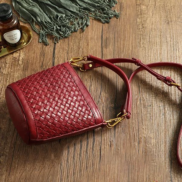 Hand-Woven Leather Handbags Bucket Bag