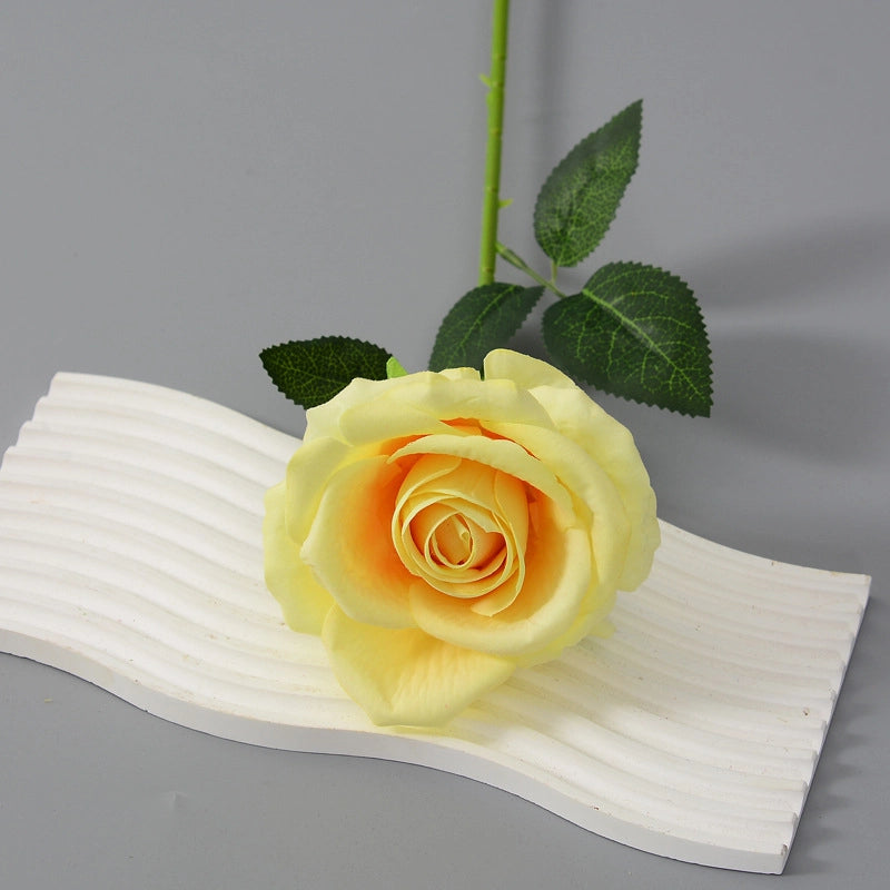 Lifelike Artificial Flowers Suitable For Office Cultural Environment High Quality Silk Flowers