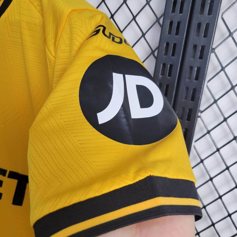 24/25 Wolverhampton Wolves Home Football Shirt Thai Quality