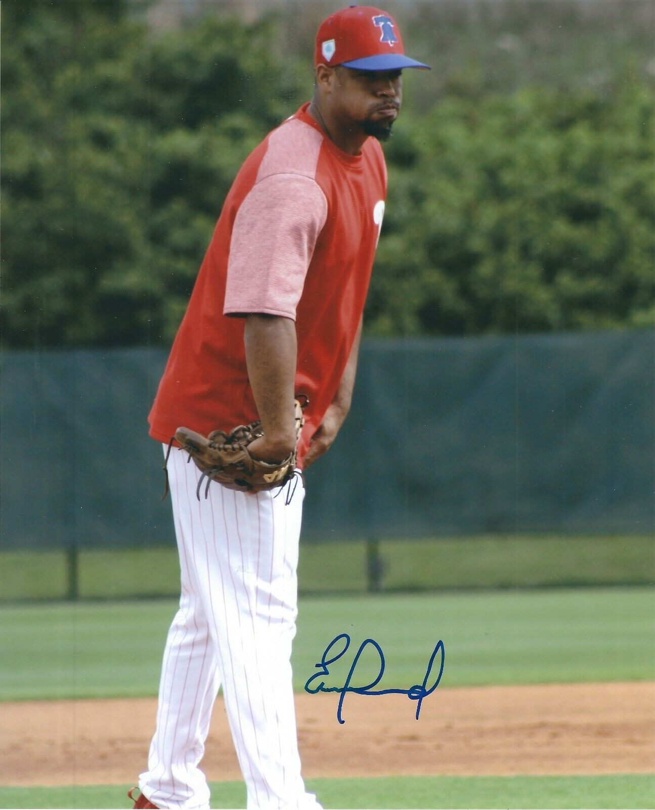 Signed 8x10 EDWARD PAREDES Philadelphia Phillies Autographed Photo Poster painting - COA