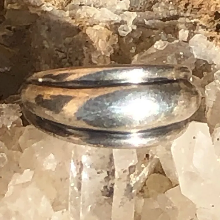 Solid Cast Sterling Silver Band Ring Mexico Size 9