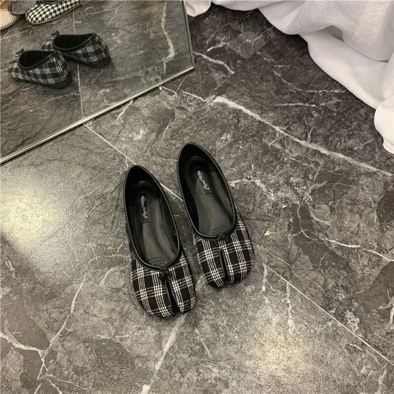 2021 Women's Comfy Flats Split Toe Trotter Shoes Autumn Single Lattice Flat Shoes Lazy Soft Loafers Ladies Moccasi Ninja Shoes