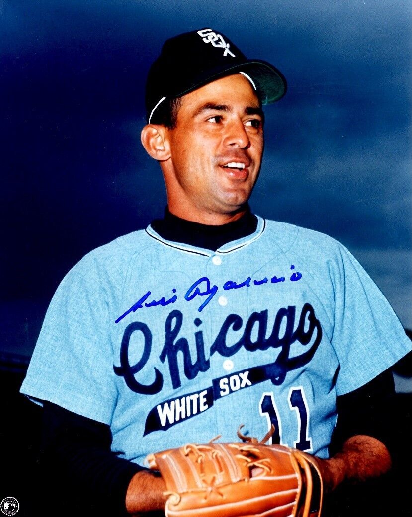 Autographed 8X10 Luis Aparicio Chicago White Sox Photo Poster painting - w/COA