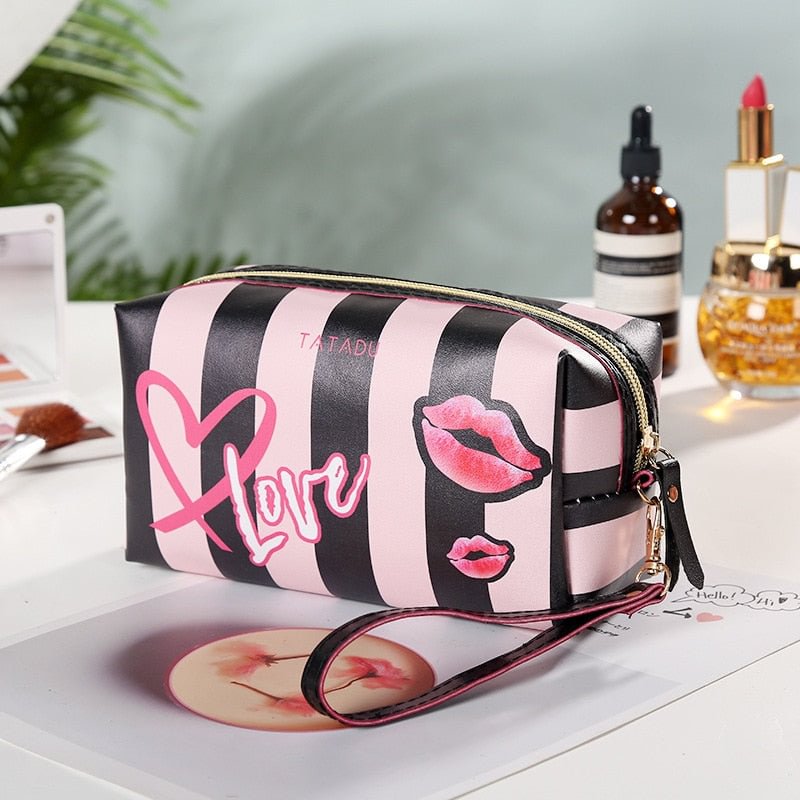 FUDEAM Leather Love Heart Lip Women Cosmetic Bag Travel Toiletry Storage Organize Portable Handbag Waterproof Washing Makeup Bag