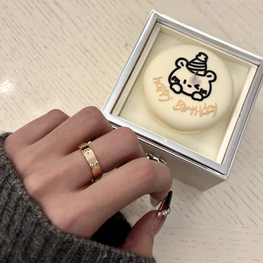 Surprise Rotating Ring Box 