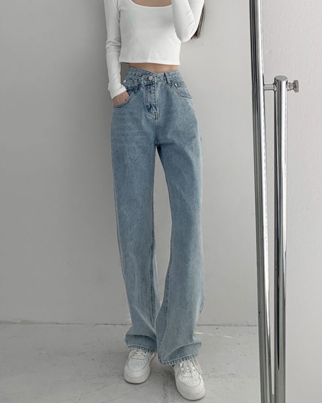 Fashionv-Asymmetrical Waist Straight Women Jeans