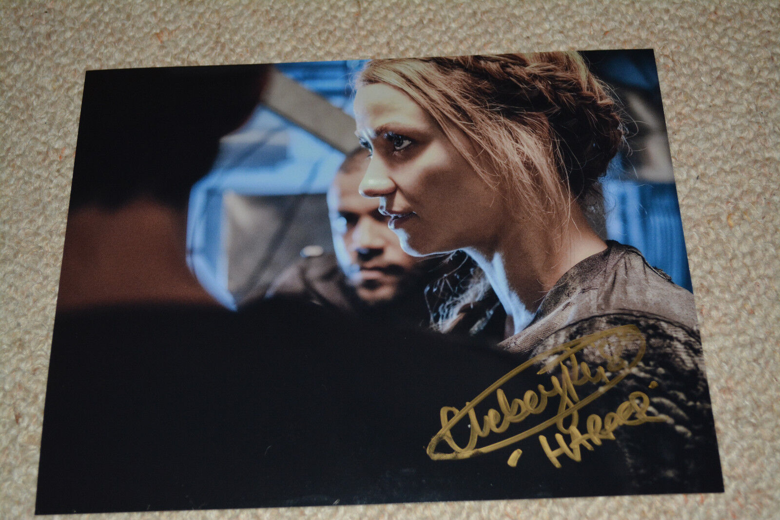 CHELSEY REIST signed autograph In Person 8x10 The 100 Harper