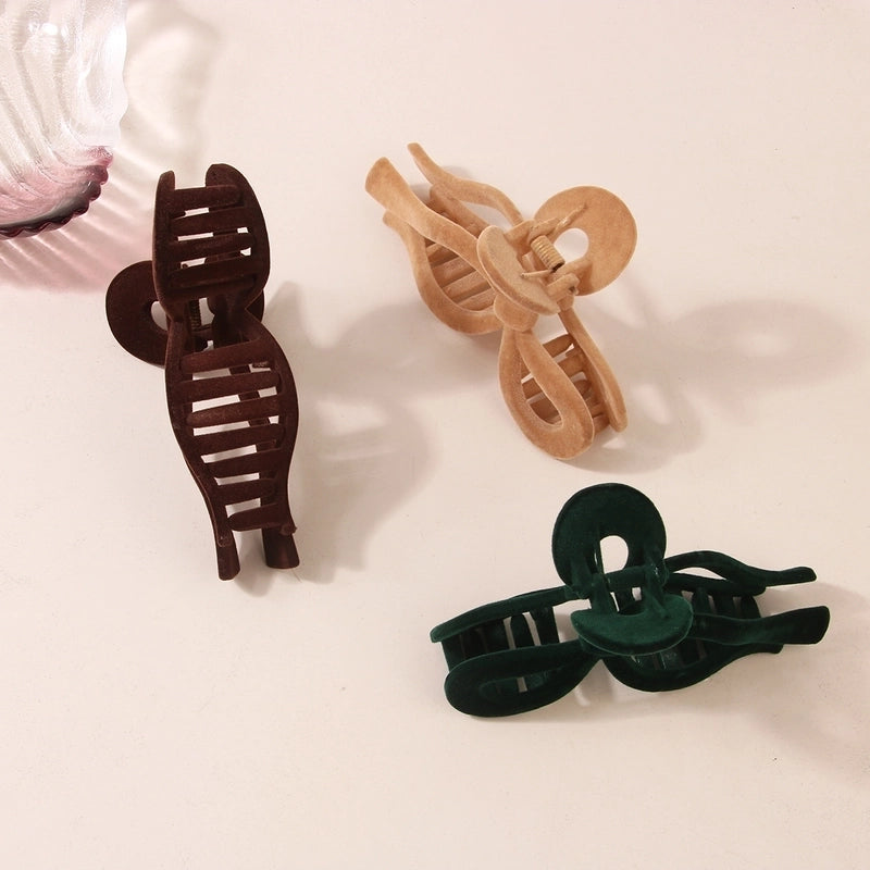 Guan Yang Autumn And Winter Velvet Bow Claw Clip Barrettes Women’s High Sense Retro Updo Shark Clip Clips Hairpin Hair Accessories