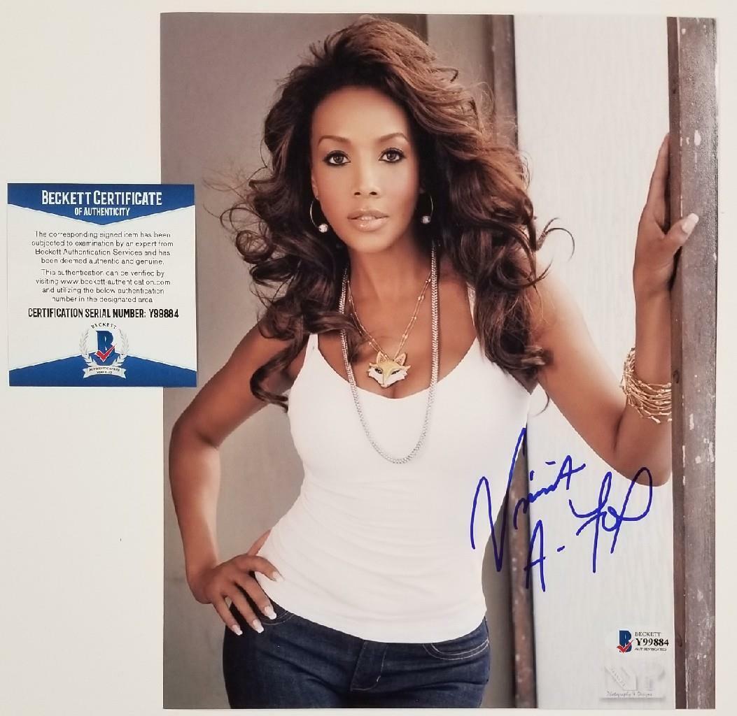 Vivica A. Fox signed 8x10 Photo Poster painting Actress Autograph ~ Beckett BAS COA