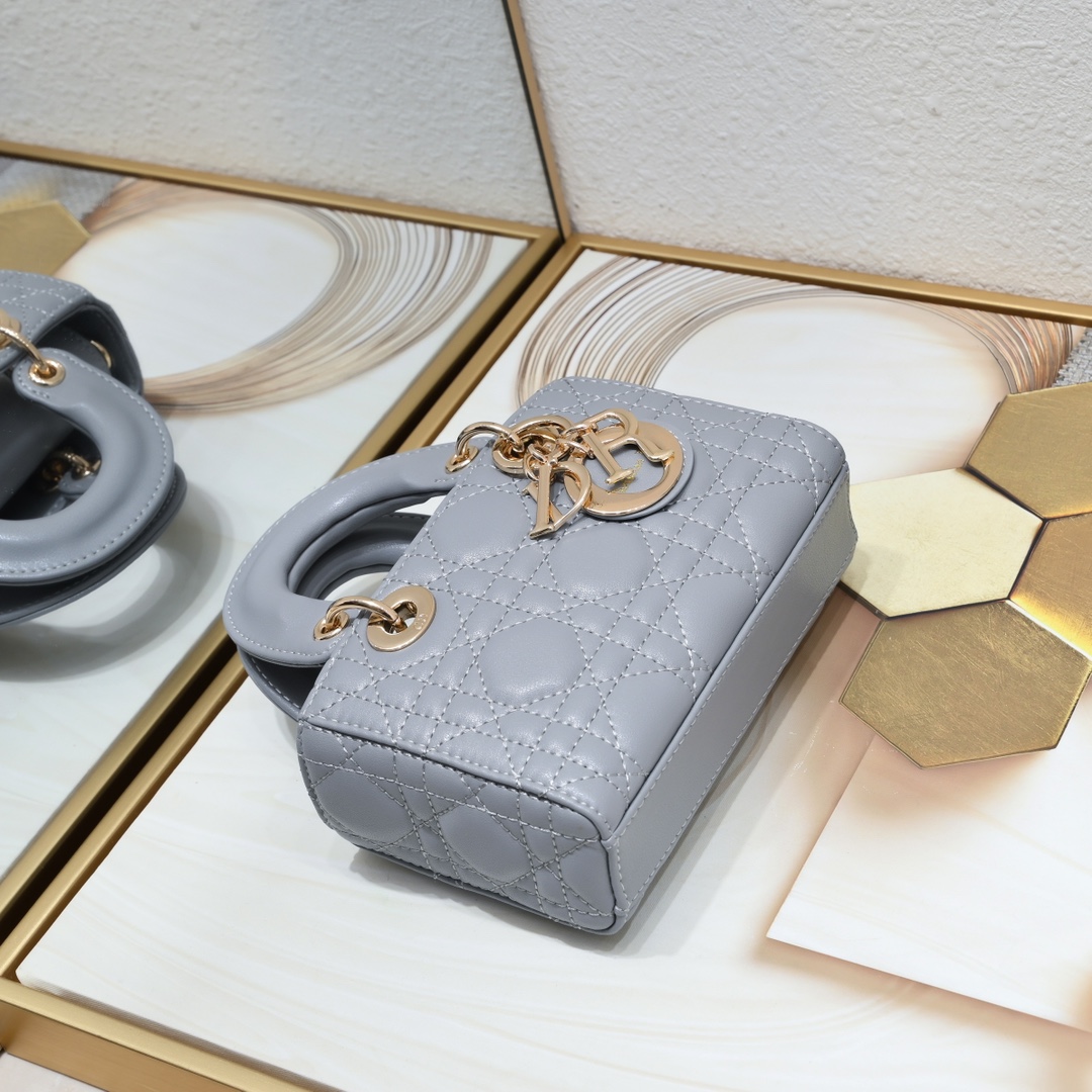 6221bddcdcf0aed4971d66197f5a687b