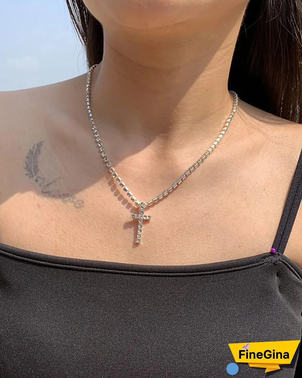 1PCS Cross Pattern Studded Necklace