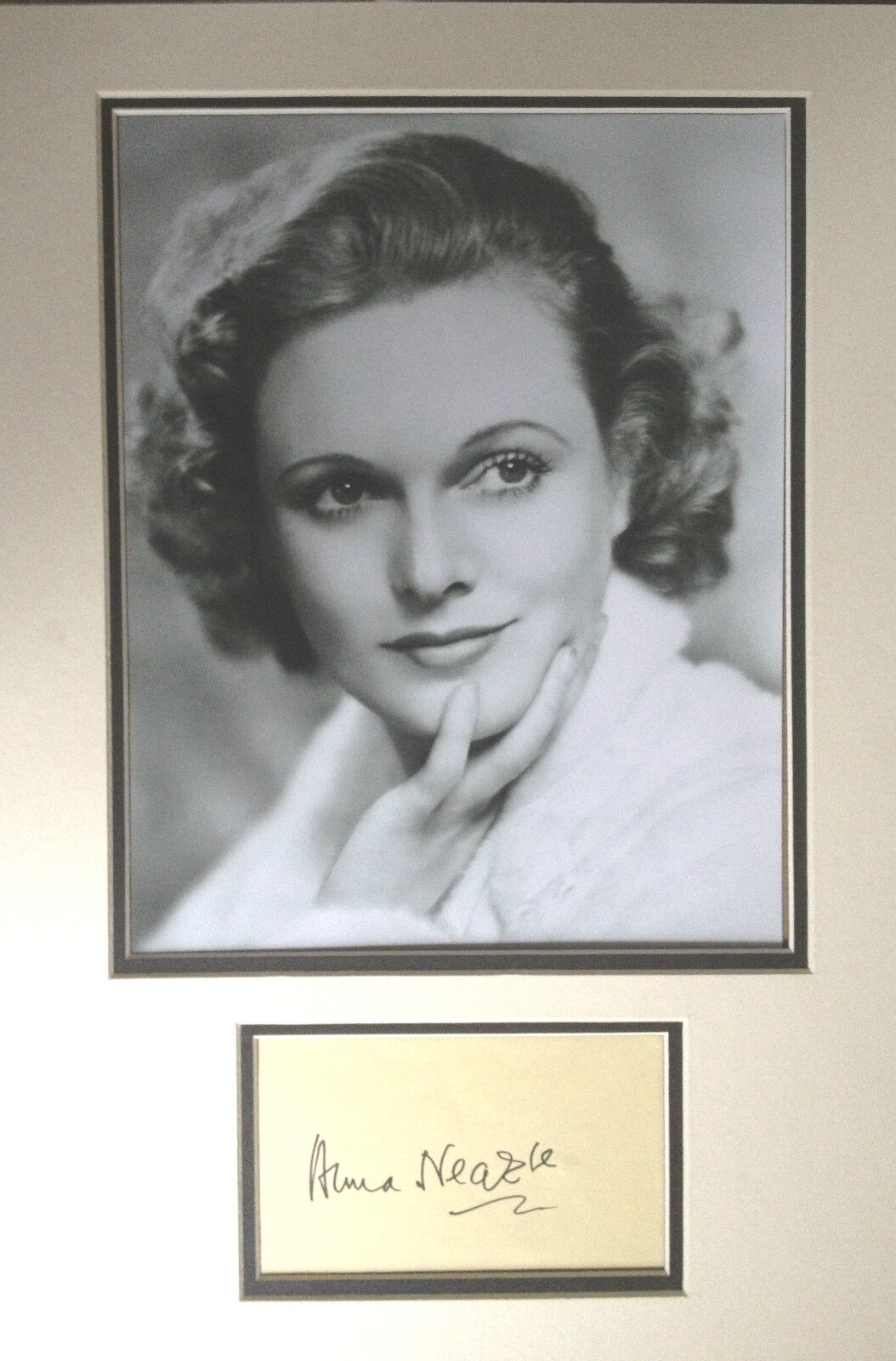 ANNA NEAGLE - LEGENDARY ACTRESS - BRILLIANT SIGNED B/W Photo Poster painting DISPLAY