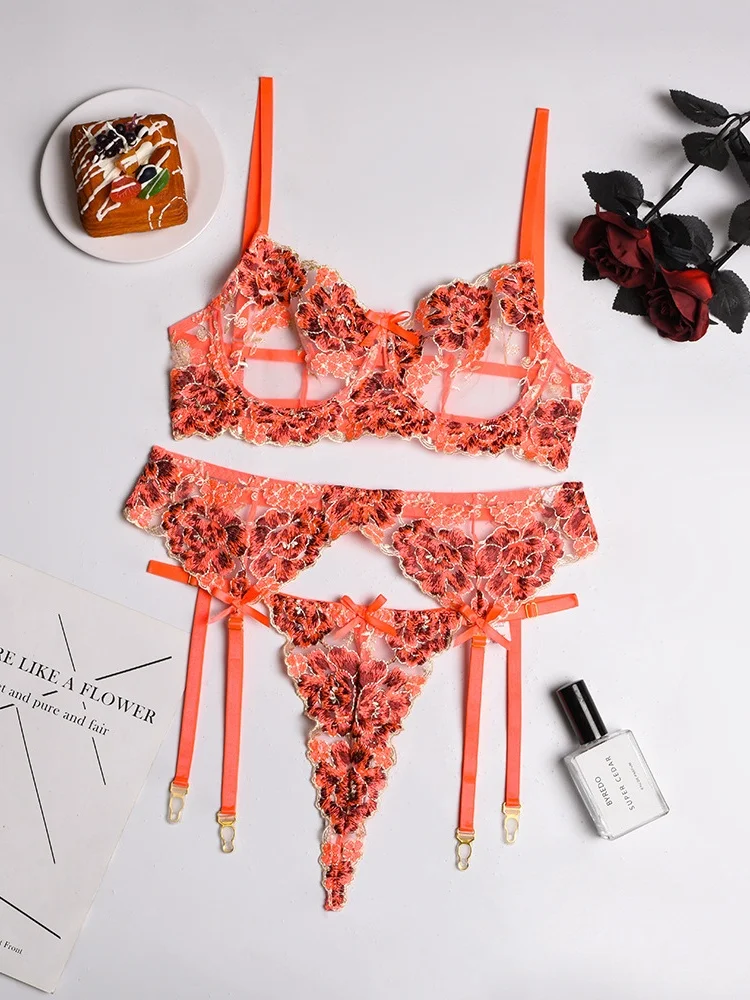 Plus Floral Embroidery Lingerie Set