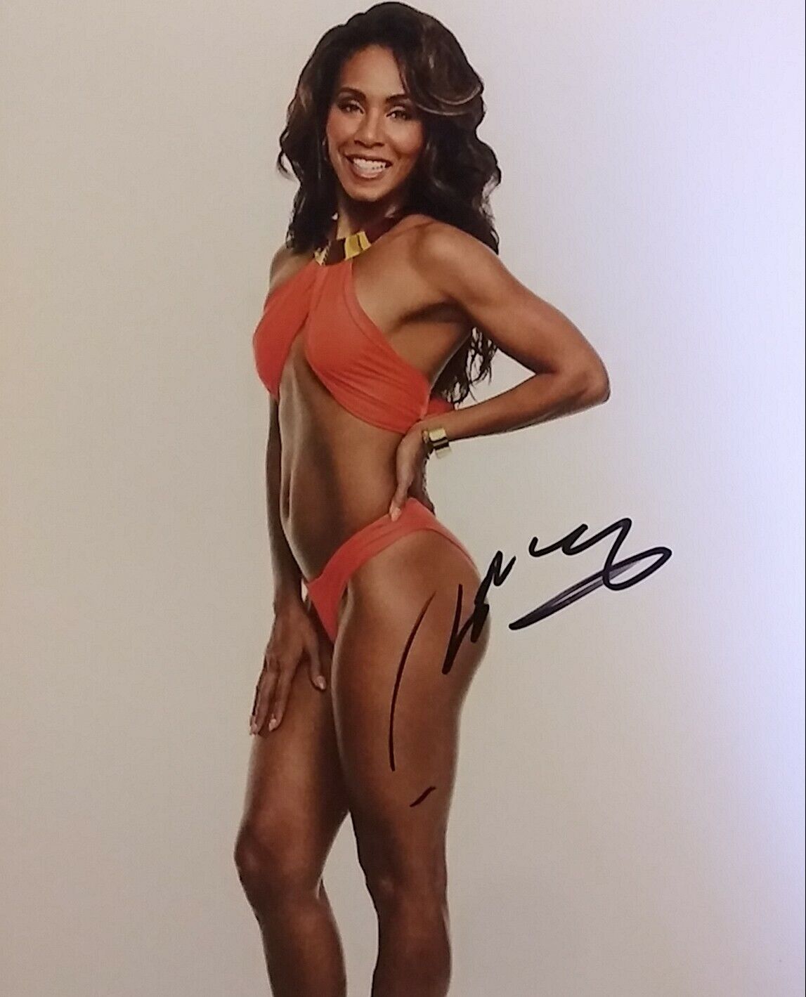 Jada Pinkett signed 8 x 10