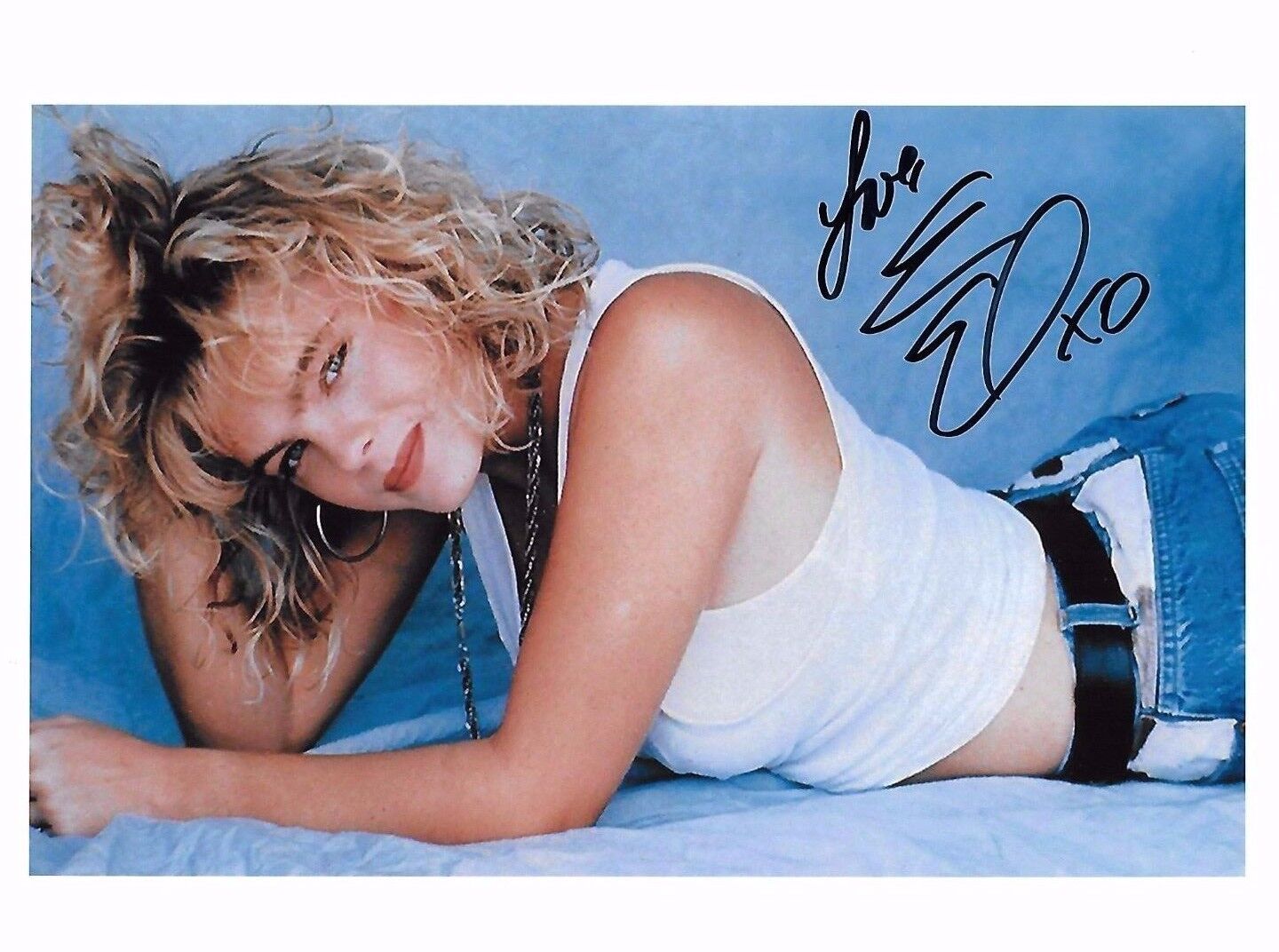 Erika Eleniak Signed 8x10 Photo Poster painting -E.T / BAYWATCH / PLAYBOY PLAYMATE - SEXY!!! H49