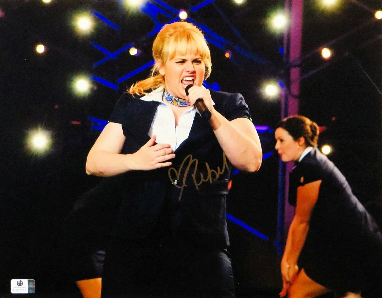 Rebel Wilson Signed Autographed 11X14 Photo Poster painting Pitch Perfect Singing GV830751