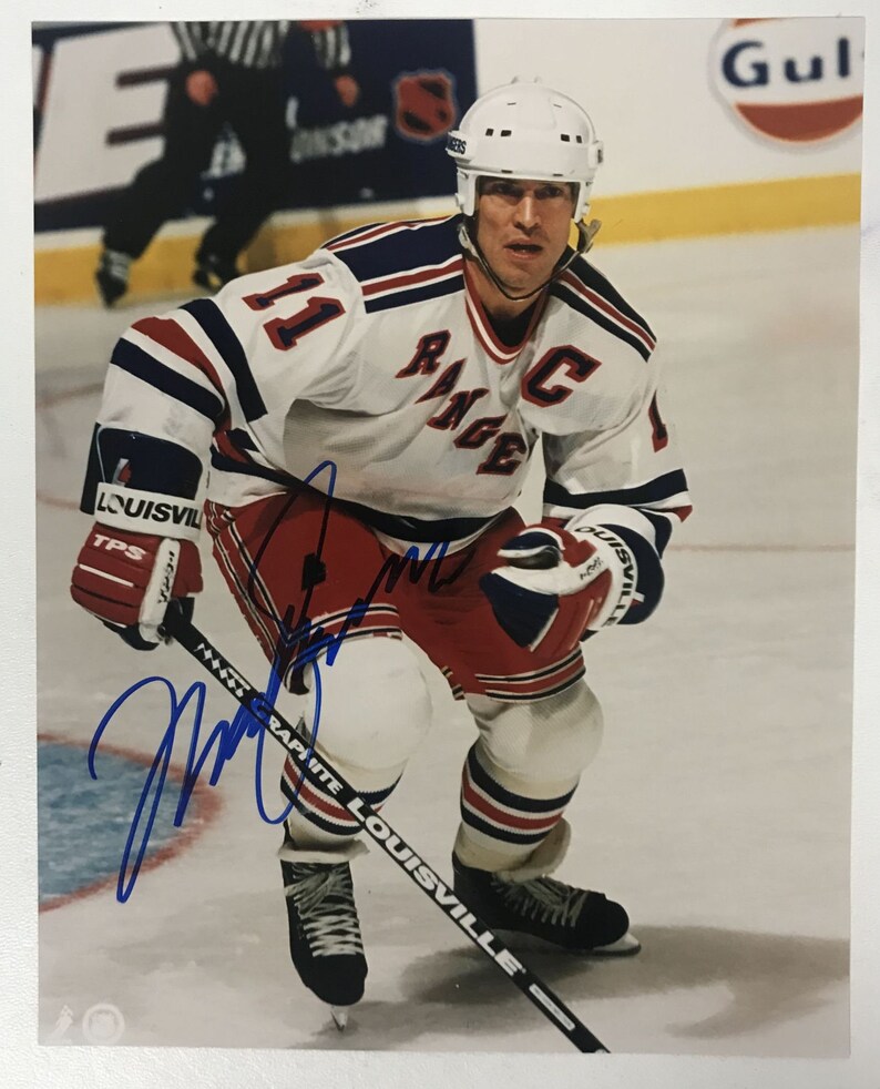 Mark Messier Signed Autographed Glossy 8x10 Photo Poster painting New York Rangers - COA Matching Holograms