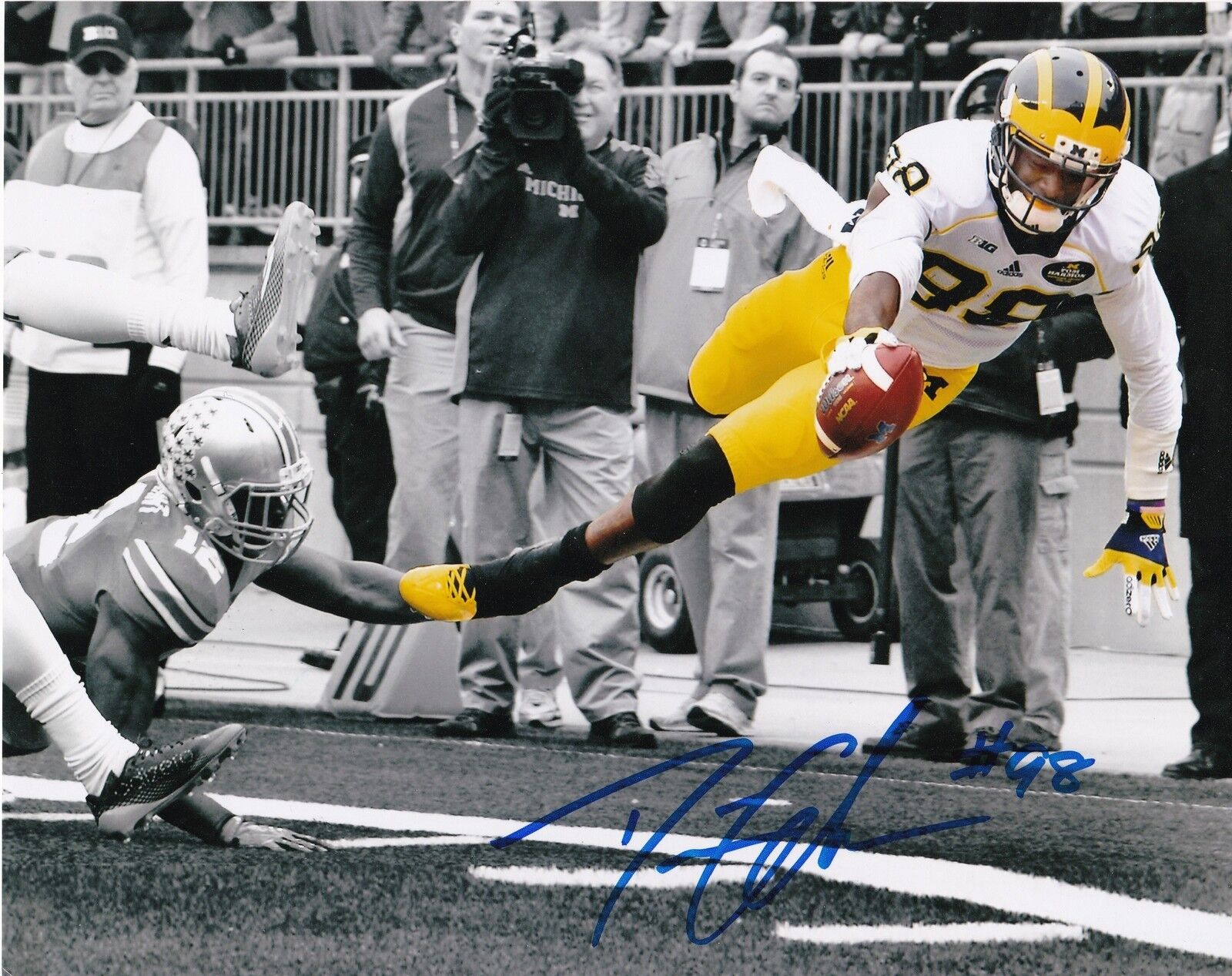 DEVIN GARDNER MICHIGAN WOLVERINES ACTION SIGNED 8x10