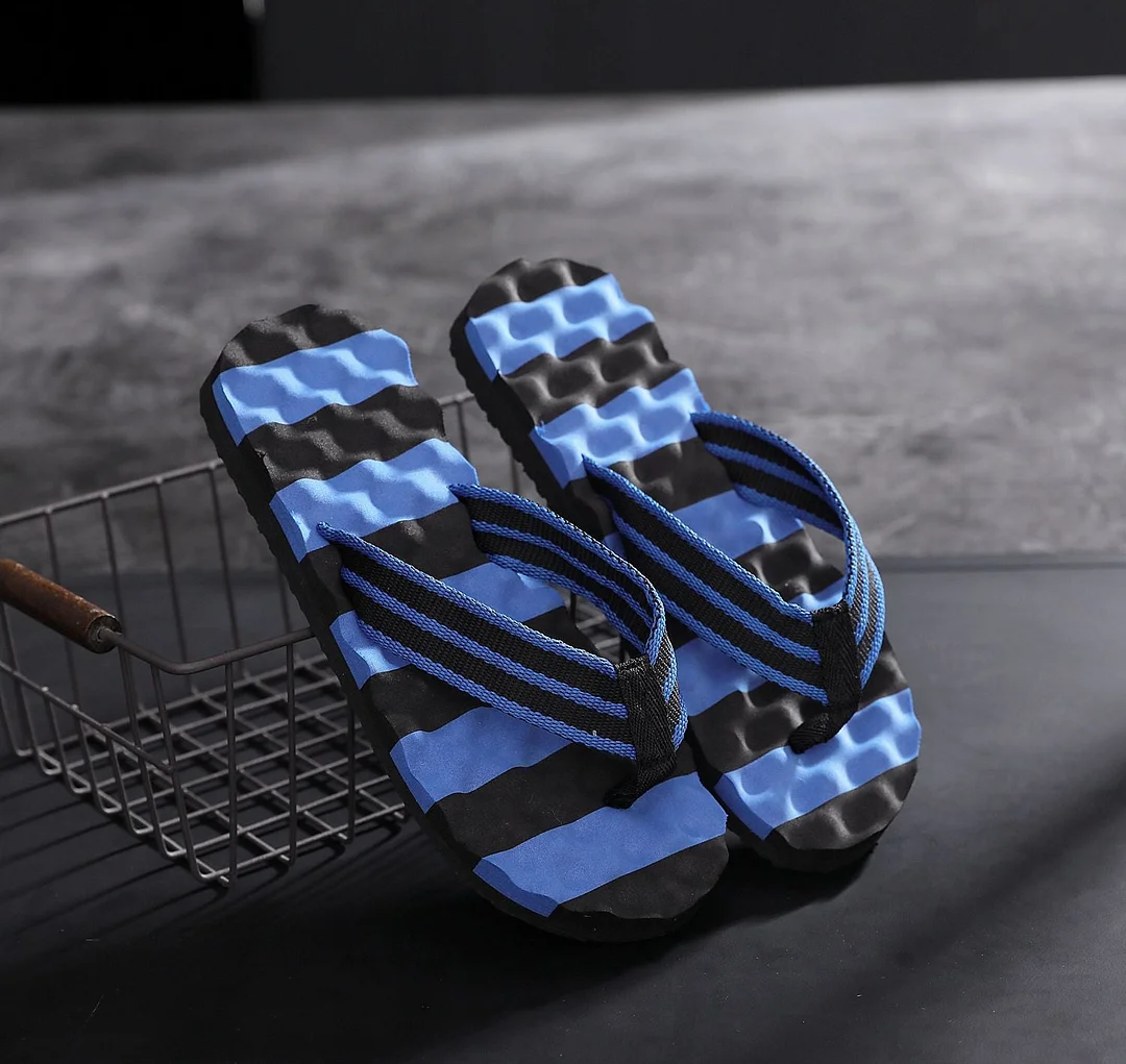 Men's New Massage Flip Flops Men's Summer Trend Korean Version of The Color Matching Beach Shoes Slippers Mens Slippers Indoor