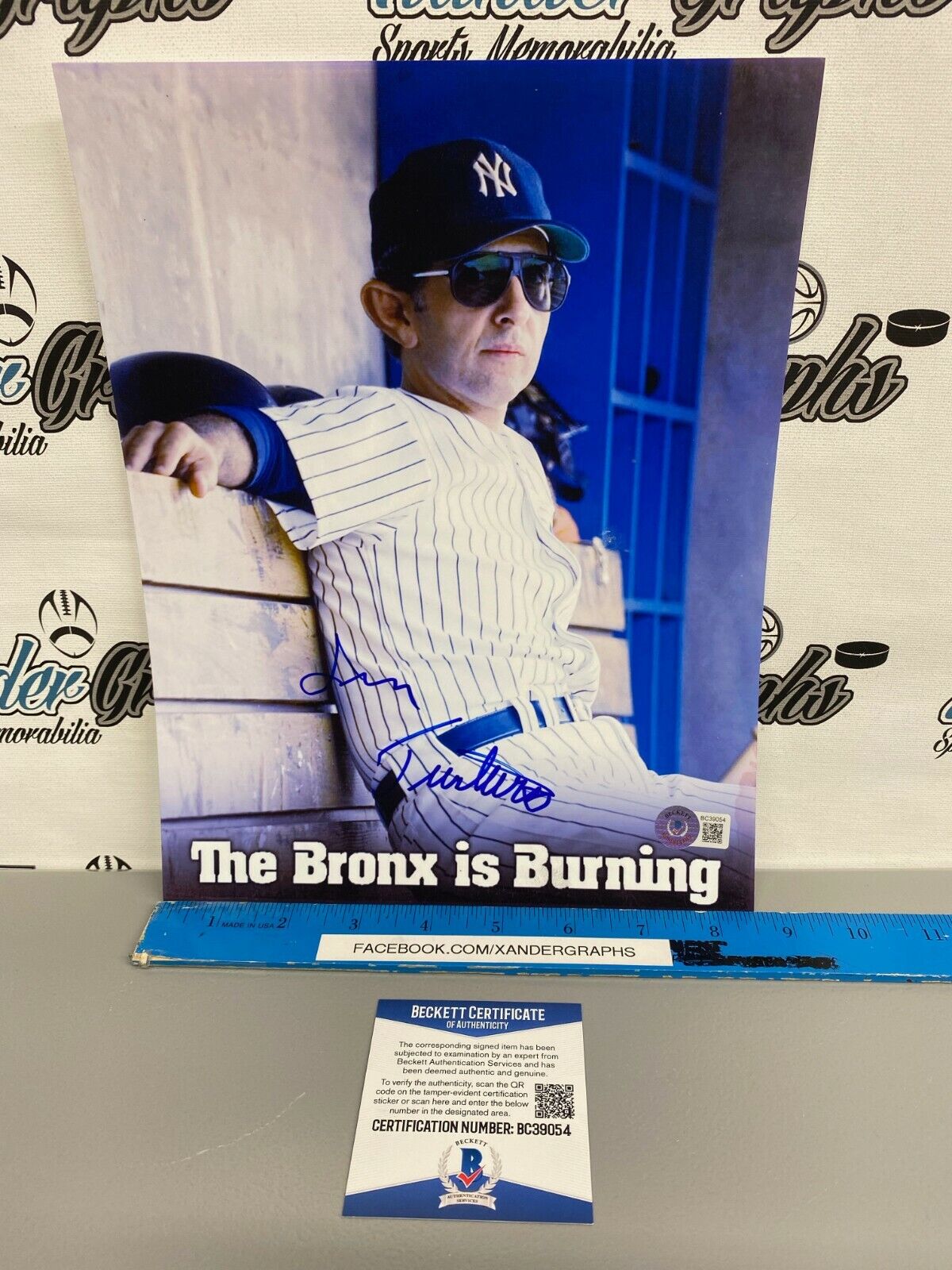 JOHN TURTURRO BRONX BURNING SIGNED AUTOGRAPHED 8X10 Photo Poster paintingGRAPH-BECKETT BAS COA