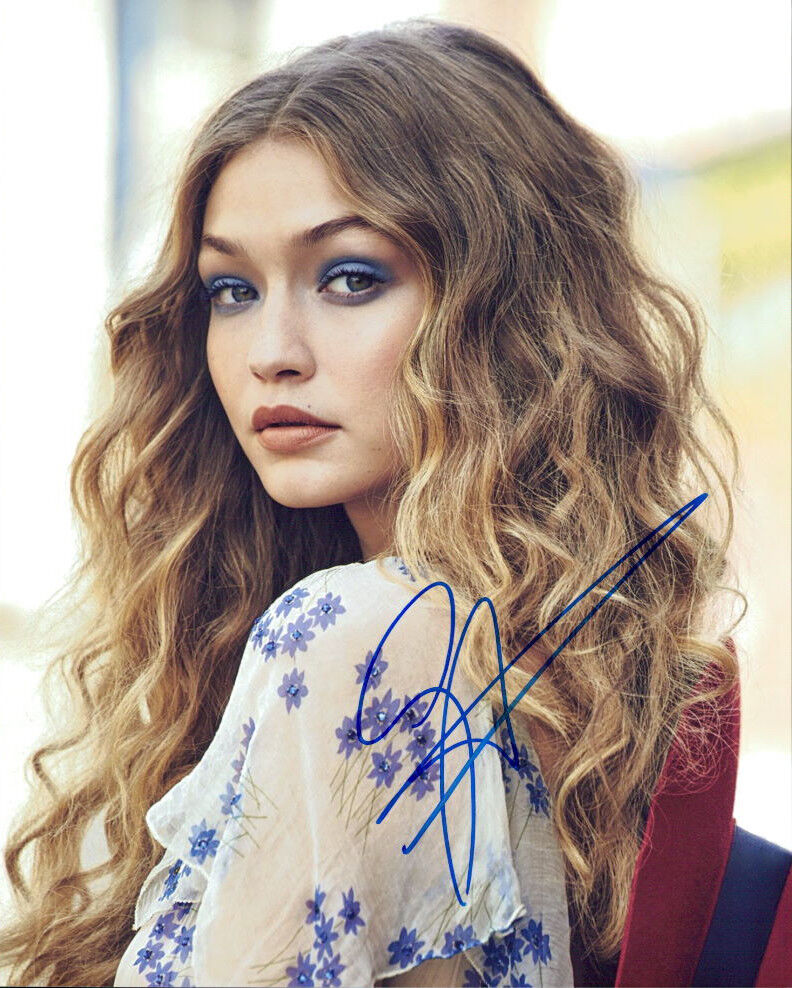 Gigi Hadid signed authentic 8x10 Photo Poster painting COA