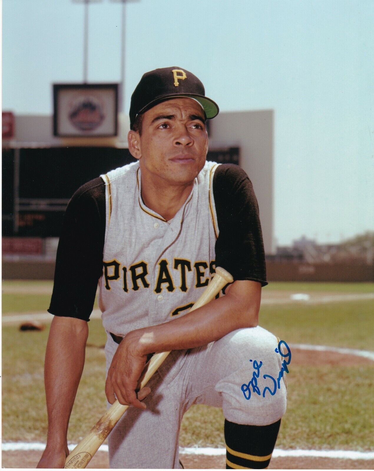 OZZIE VIRGIL PITTSBURGH PIRATES ACTION SIGNED 8x10