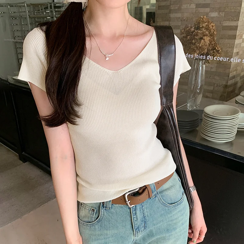 Ueong Pink V-Collar Ice Silk Knitted Short-Sleeved T-Shirt Women's New Summer Design Thin Slim Bottomed Blouse
