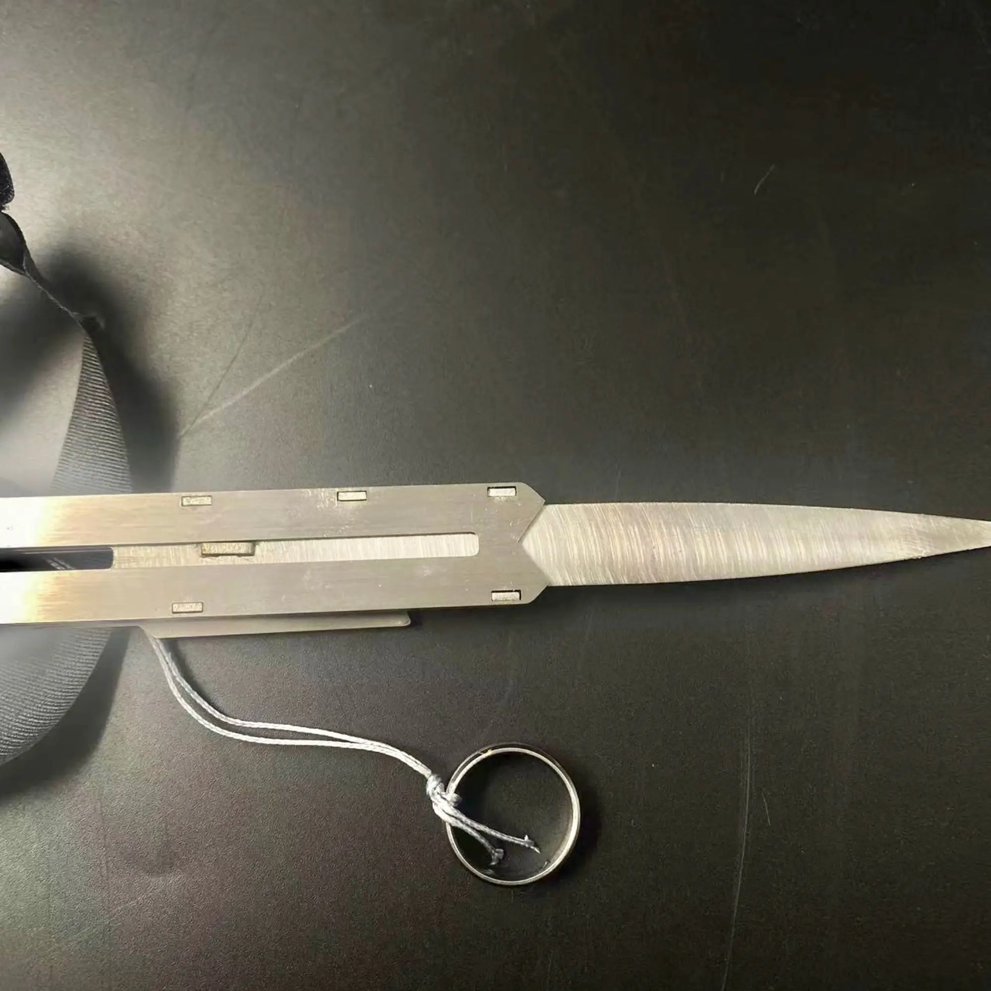 Hidden Blade Metal Assassin's  Altair hidden blade image 8