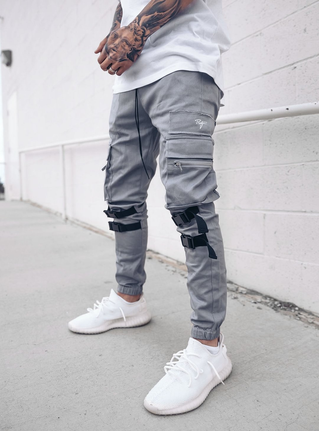 Signature Cargo Pants V2 in Grey