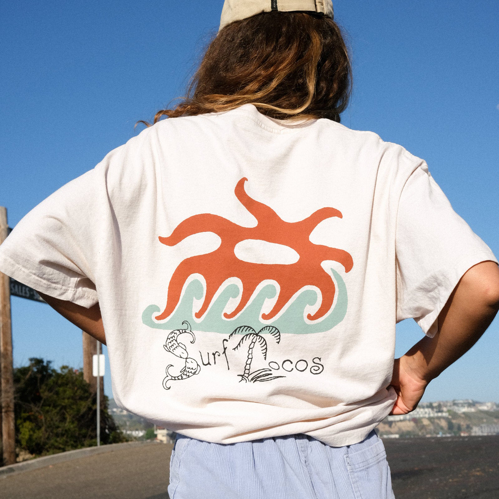 Unisex Fish Kiss Retro Tee