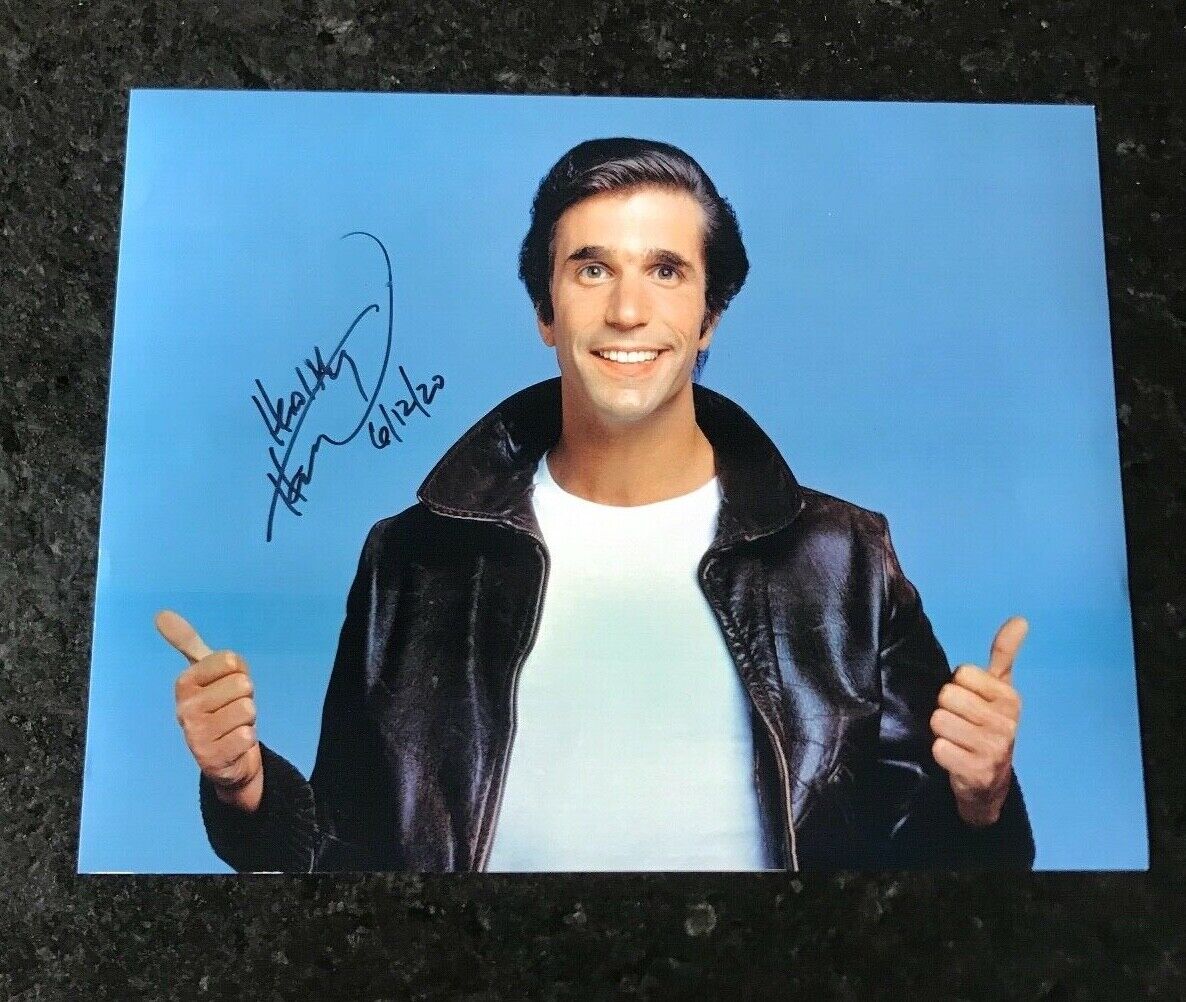 * HENRY WINKLER * signed autographed 11x14 Photo Poster painting * HAPPY DAYS * THE FONZE * 1