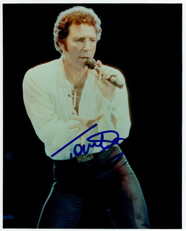 Tom Jones signed 8x10 Photo Poster painting In-person