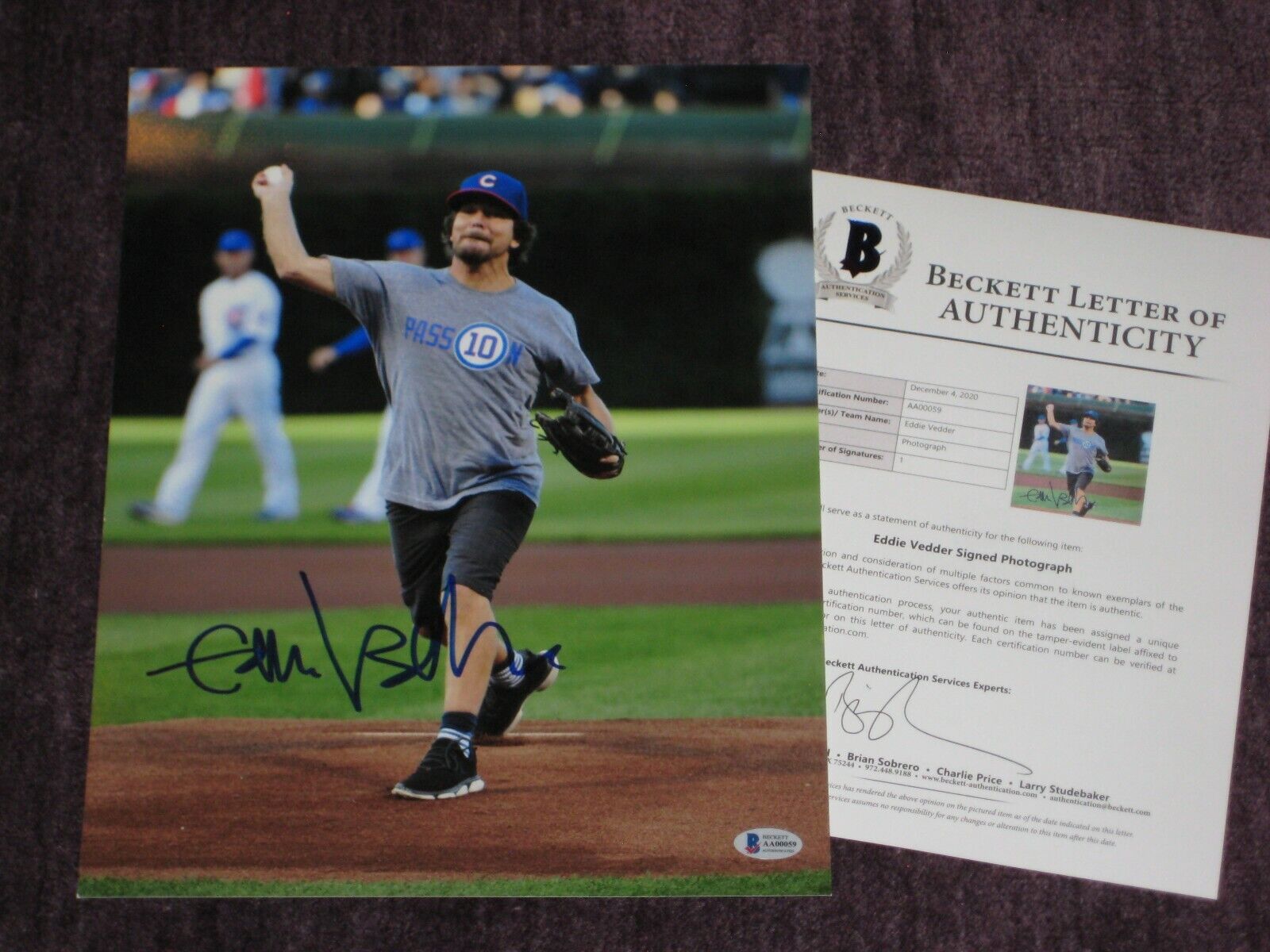 EDDIE VEDDER (Pearl Jam) Signed CUBS 1st PITCH 11x14 Photo Poster painting with Beckett LOA