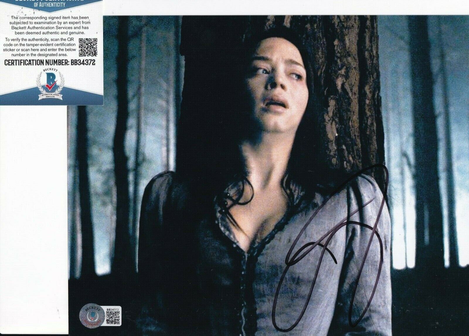 EMILY BLUNT signed (THE WOLFMAN) Gwen movie 8X10 Photo Poster painting BECKETT BAS BB34372