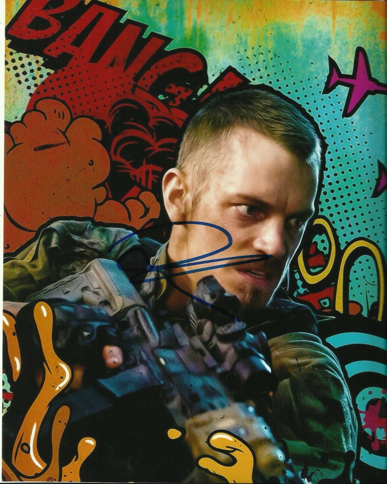 JOEL KINNAMAN SIGNED SUICIDE SQUAD Photo Poster painting UACC REG 242 (7)