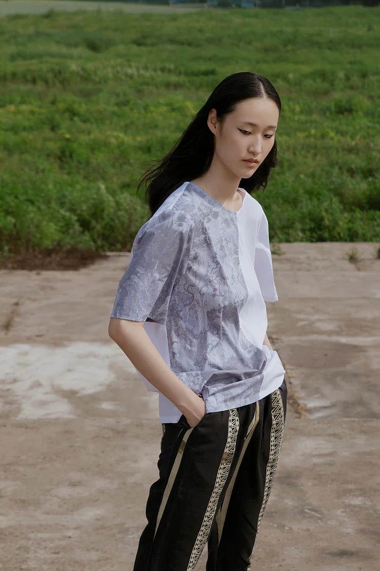 AGA KHAN MUSEUM X JUMA Shahnameh Unisex Short Sleeve Shirt  - 4 Recycled Water Bottles - Grey