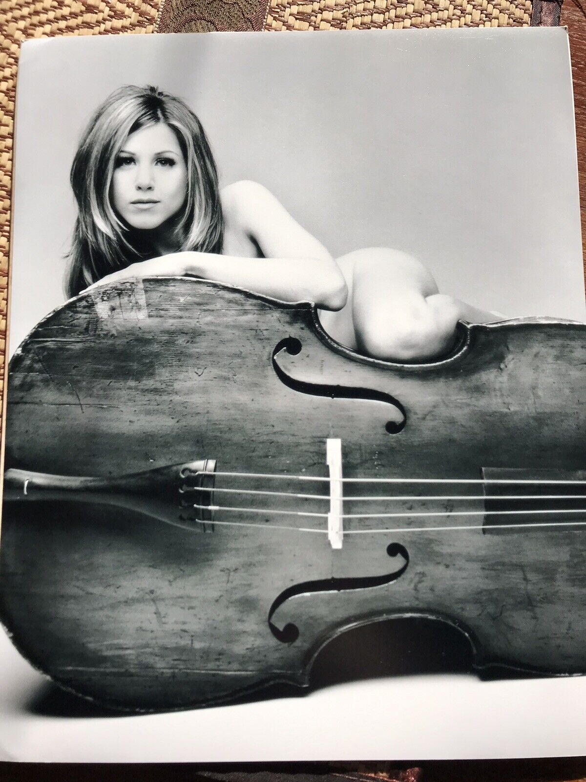 Jennifer Anniston Sexy Unsigned 10x8 Photo Poster painting