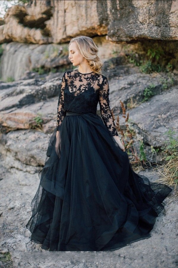 Unique A-Line Bateau Long Sleeves Ruffles Black Wedding Dress With Appliques Lace Tulle Ballbellas