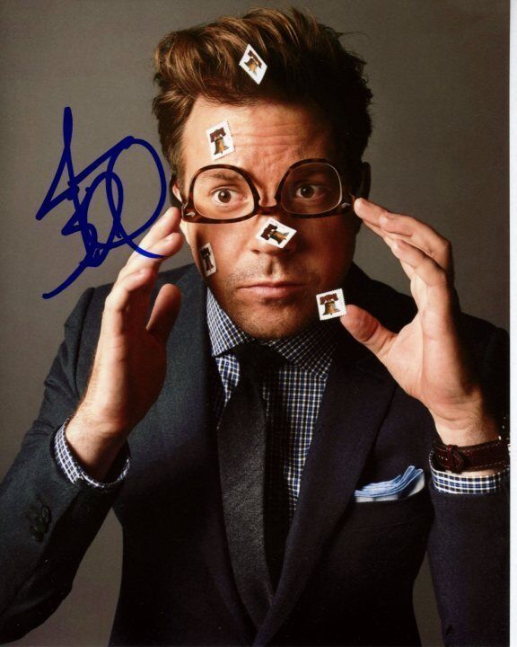 JASON SUDEIKIS Signed Autographed Photo Poster painting