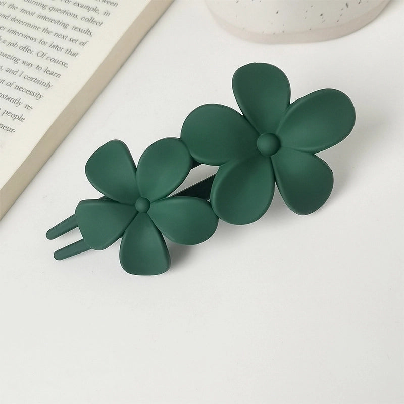 Minimalist Solid Color Flower Plastic Hair Clip