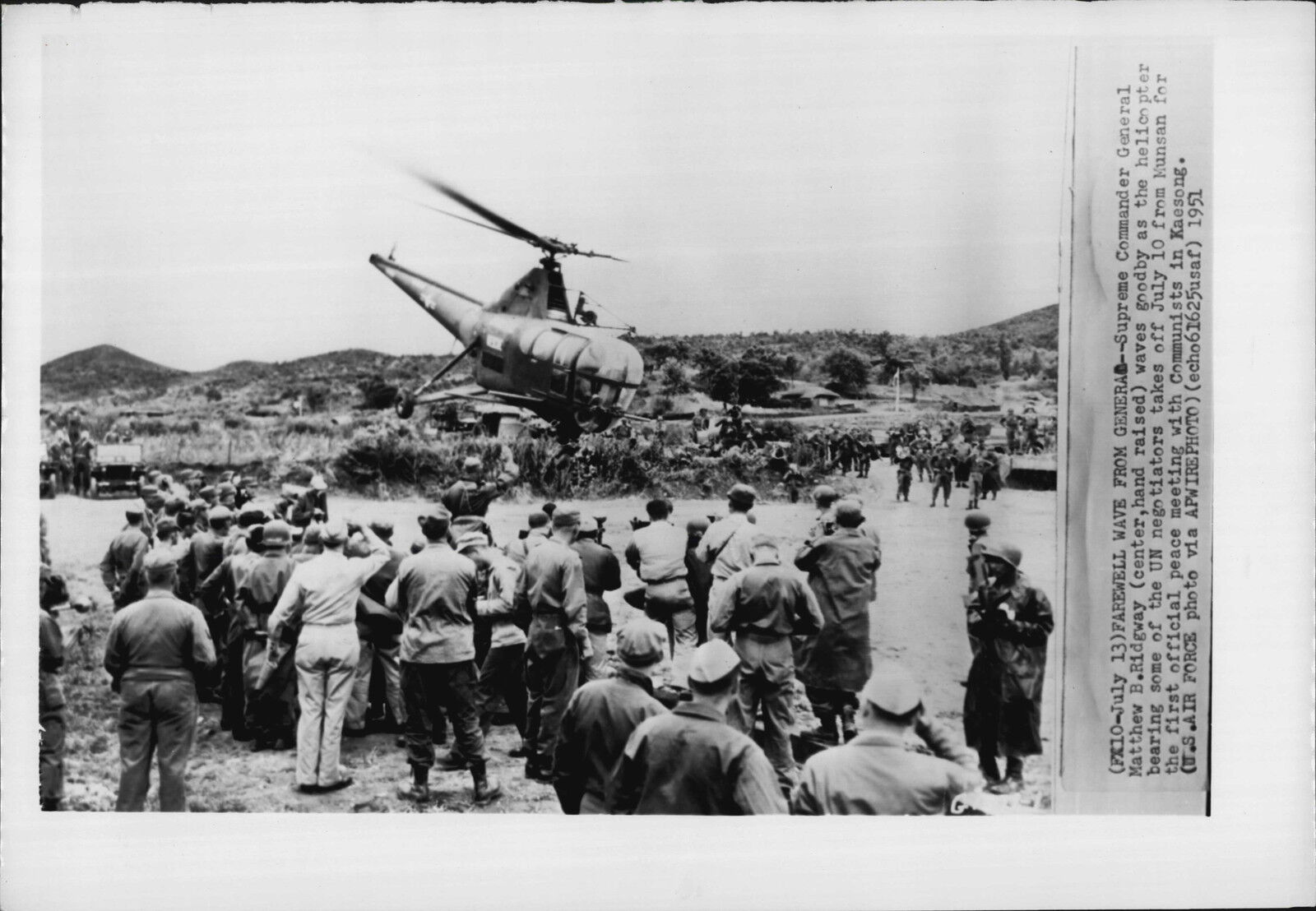 Supreme Commanders H-5 Helicopter Leaves Peace Talks 1951 Korea War Press Photo Poster painting