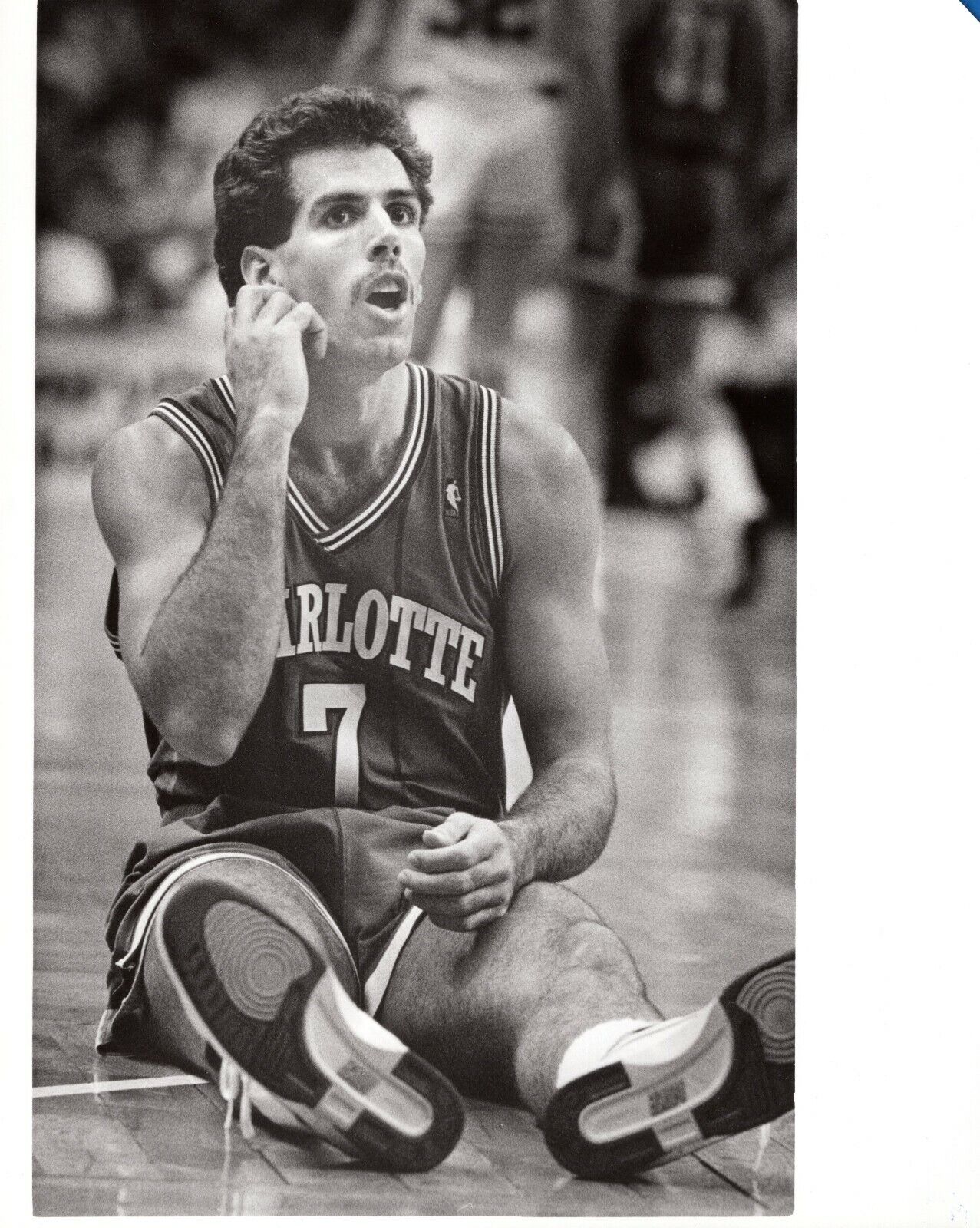 KELLY TRIPUCKA Charlotte Hornets Basketball NBA 8x10 News Photo Poster painting 1988 Mike Valeri