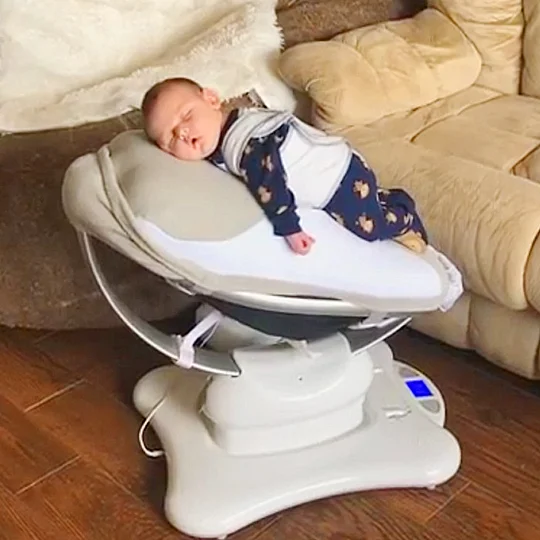 The best assistant in a new parent's lifebaby rocking chair