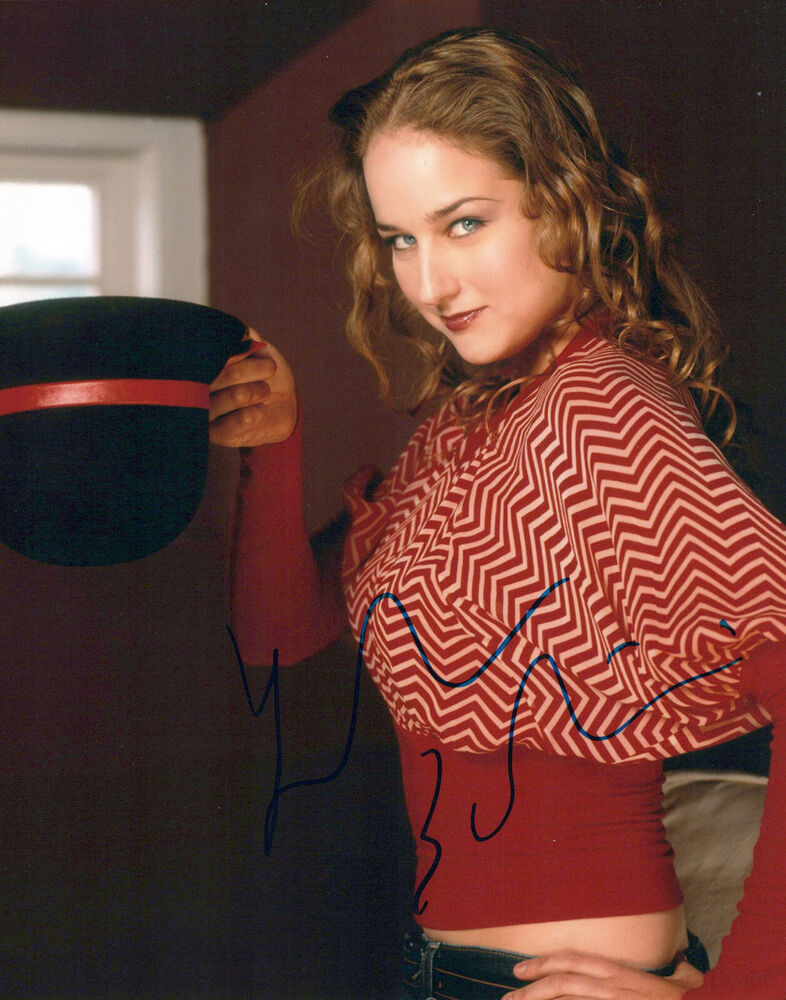 Leelee Sobieski glamour shot autographed Photo Poster painting signed 8x10 #2