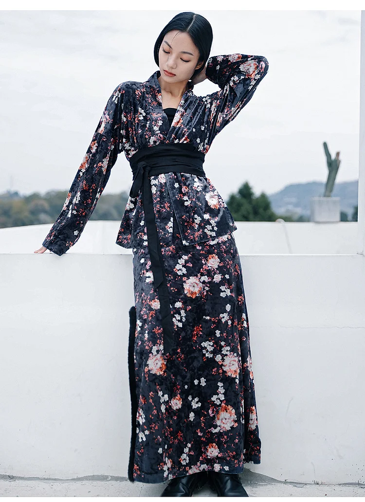 Retro Floral Printed Splicing Split-Joint Velvet Skirt  - yankia